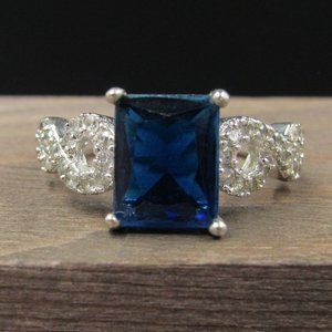 Size 8 Silver Tone Rectangle Blue Cubic Zirconia Stone Band Ring Vintage